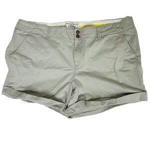 Old Navy Khakis Women’s Gray Shorts Size 18 Tall